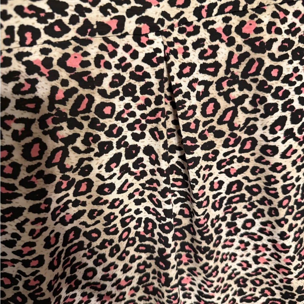 Dear Scarlett Leopard Print Top with Pink Accents Size Large - Picture 5 of 6